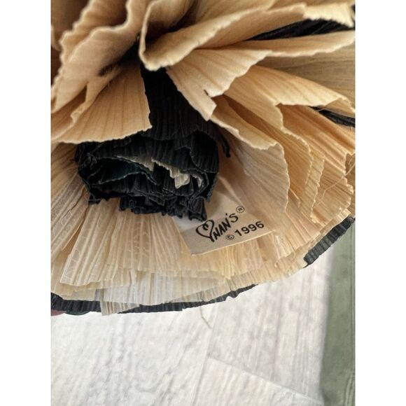 Nans Corn Husk Doll Handcrafted Folk Art - Christmas Angel Ornament - Picture 3 of 5